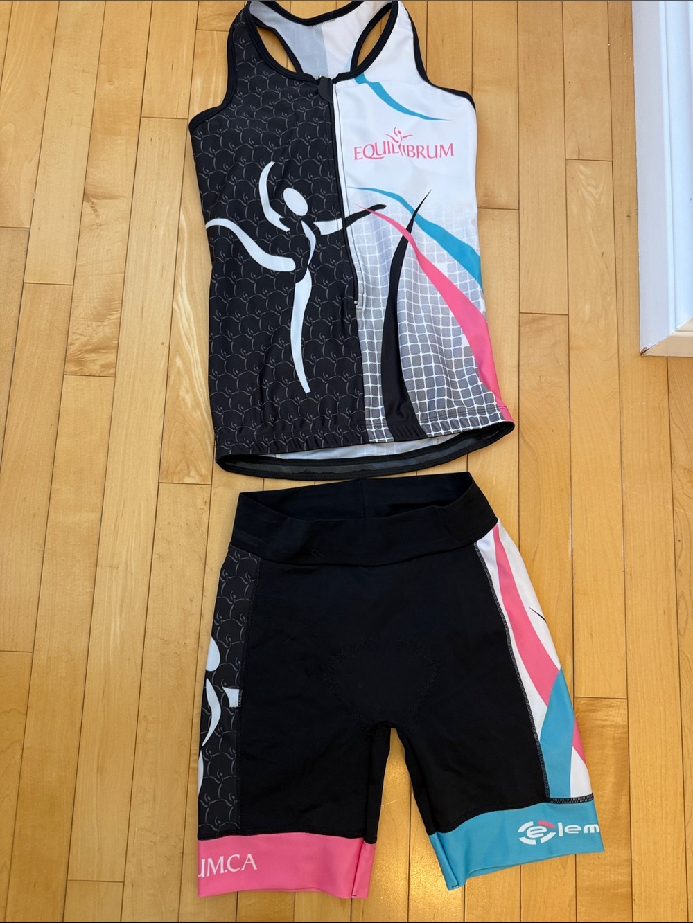 Triathlon 2-Piece Suit (Top + Shorts) – Size Small